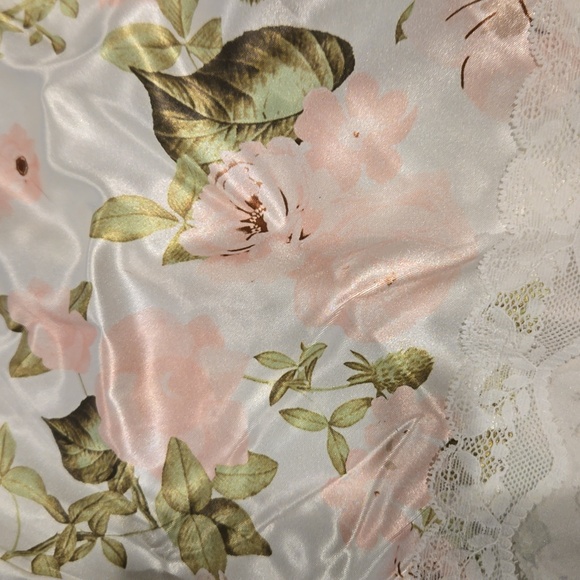 Pink satin shorts 2x brand new - Picture 4 of 4